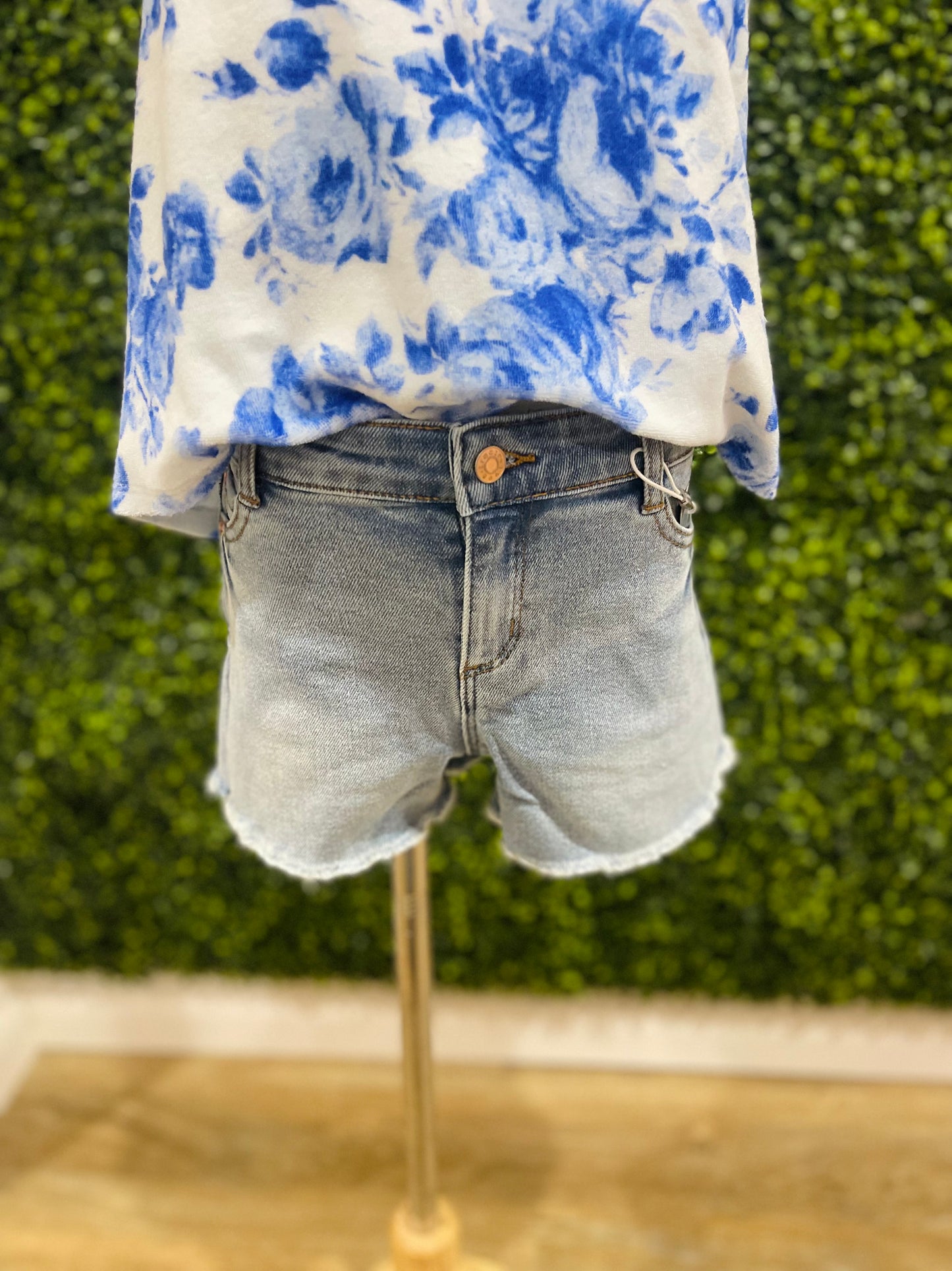 Frayed Hem Denim Shorts