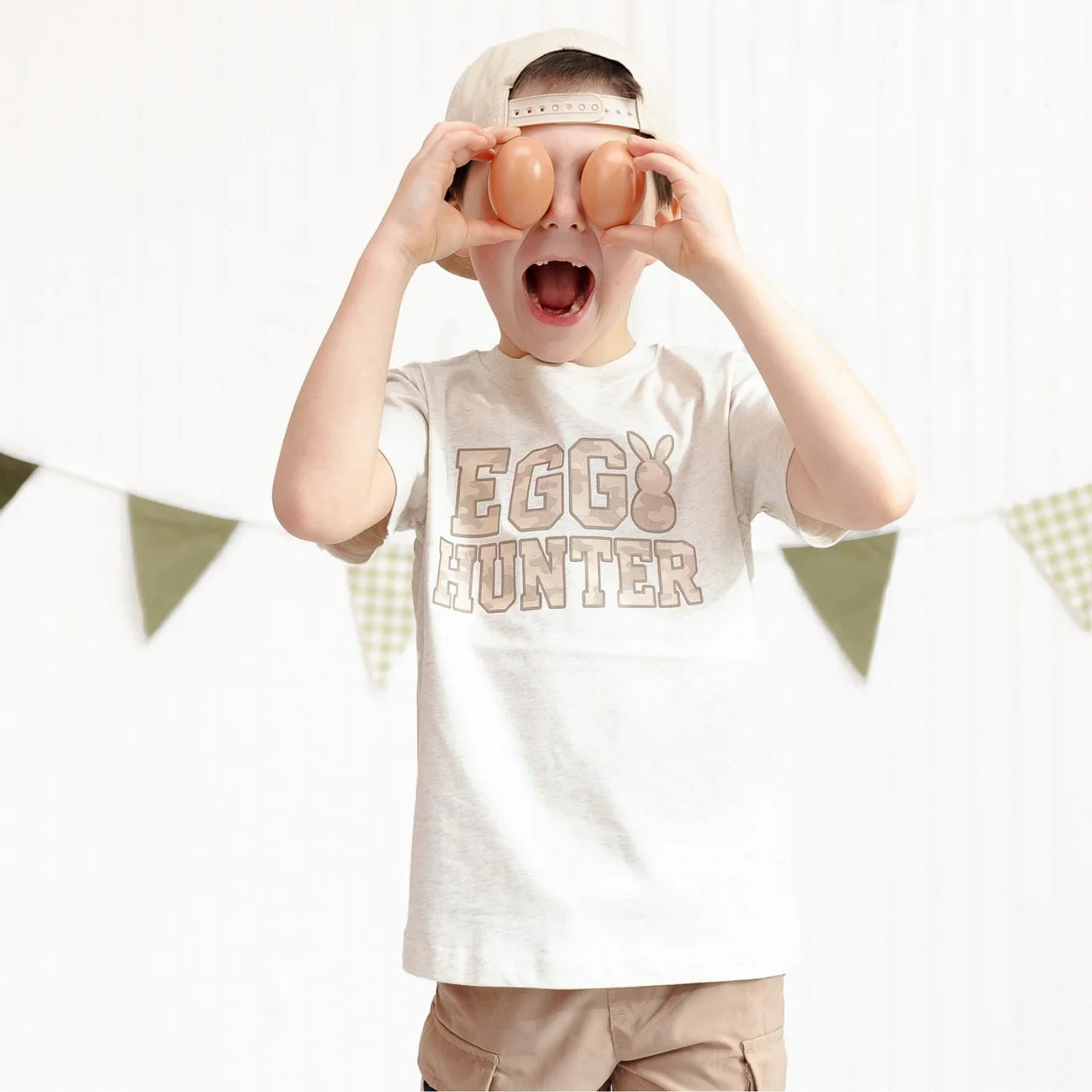 Egg Hunter Short Sleeve Tee | Heather