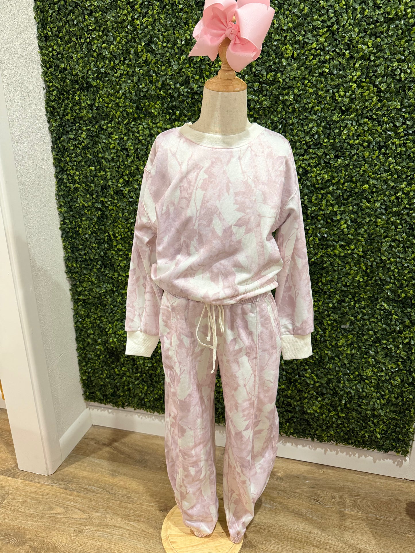Leaf Printed Fleece Sweatpants | Pale Pink
