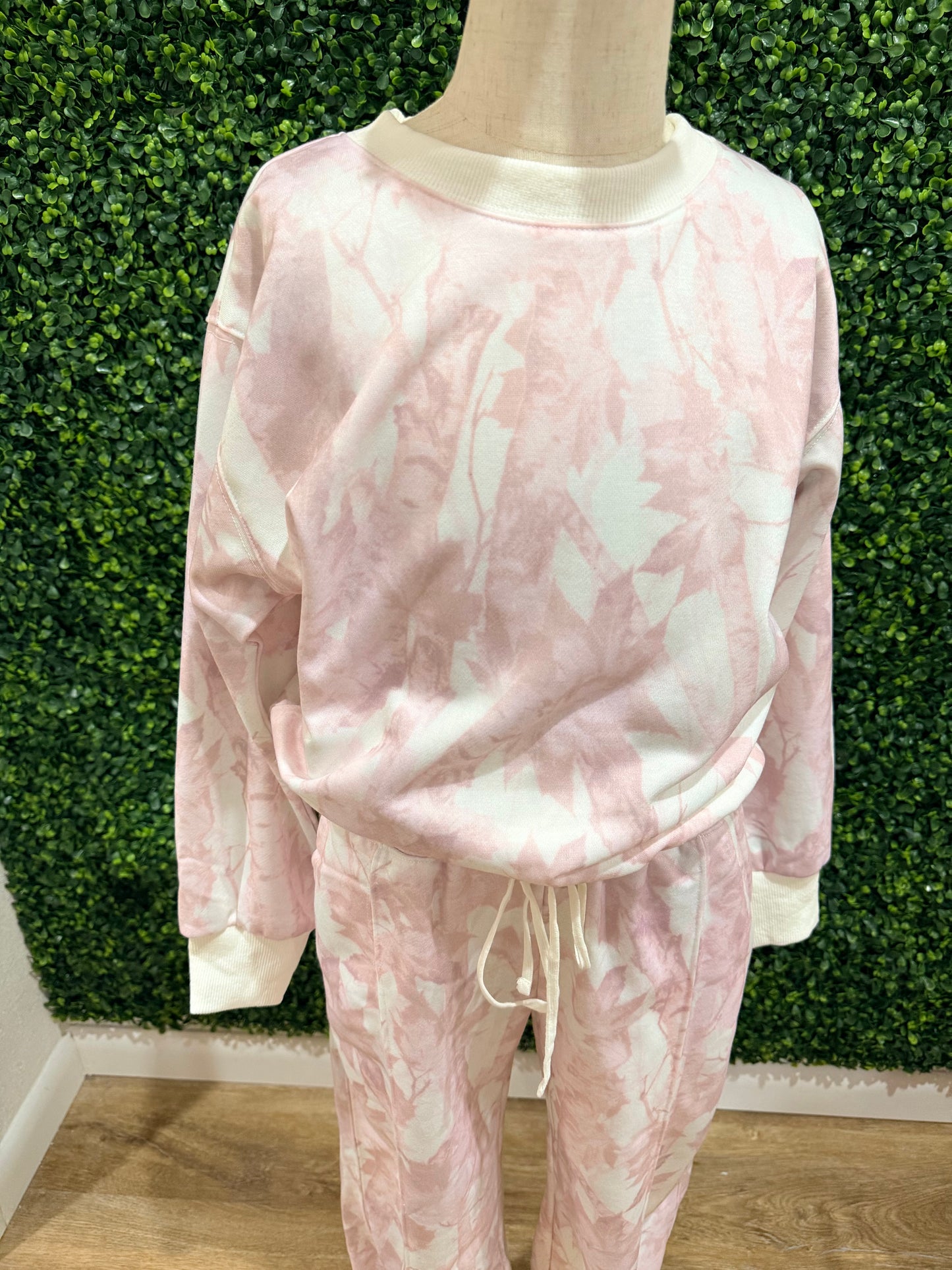 Leaf Printed Fleece Sweatshirts | Pale Pink