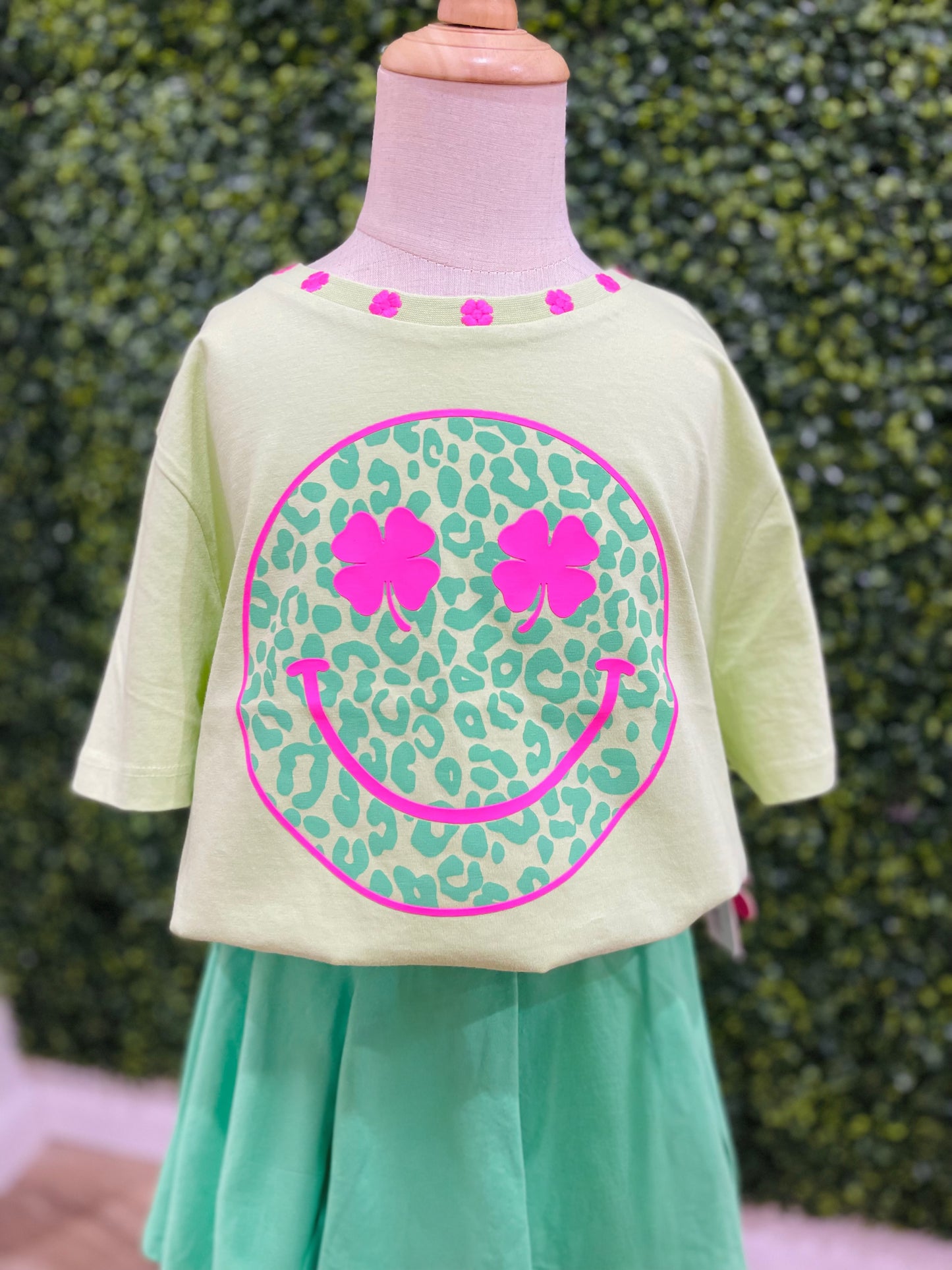 Shamrock Smiley Face Graphic Tee | Green