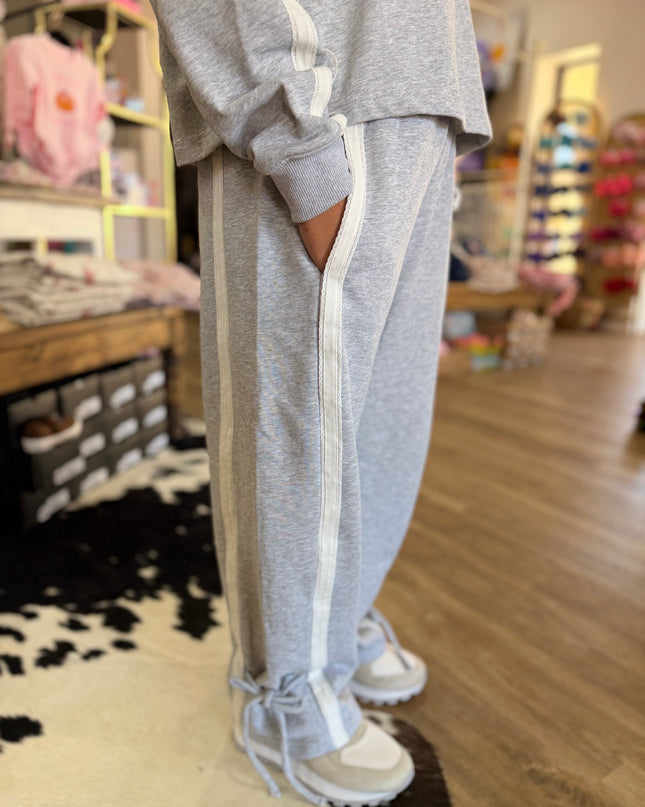 Lace Trim Detail Cropped Sweatshirt & Bow Detail Sweatpants | Heather Grey