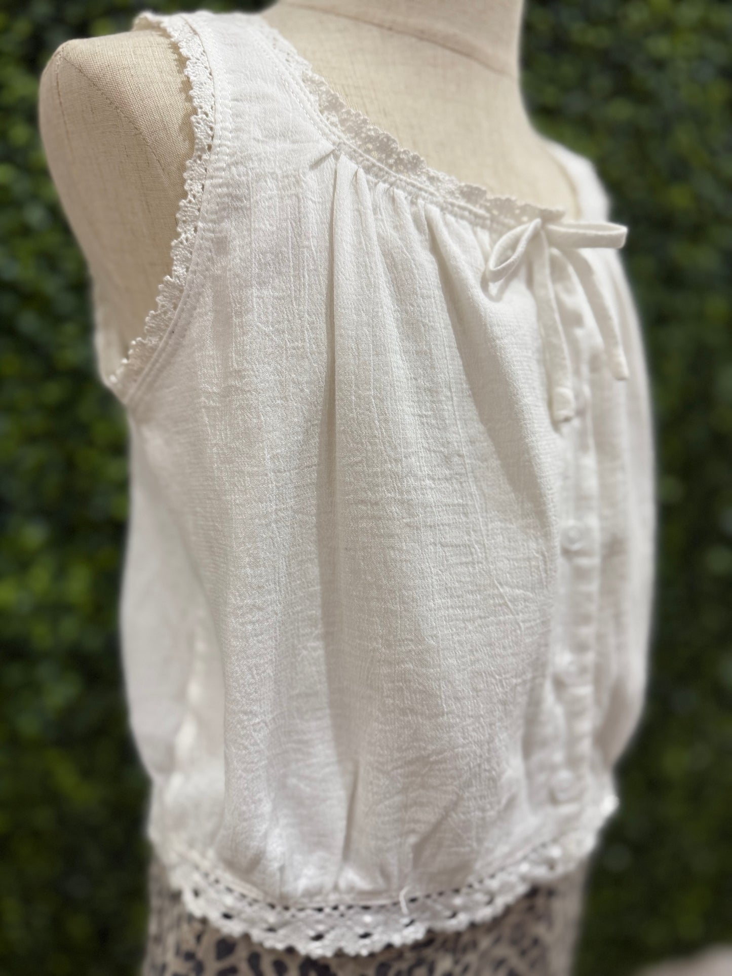 Dainty Lace Gauze Tank | White