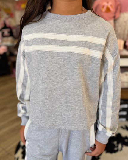 Lace Trim Detail Cropped Sweatshirt & Bow Detail Sweatpants | Heather Grey