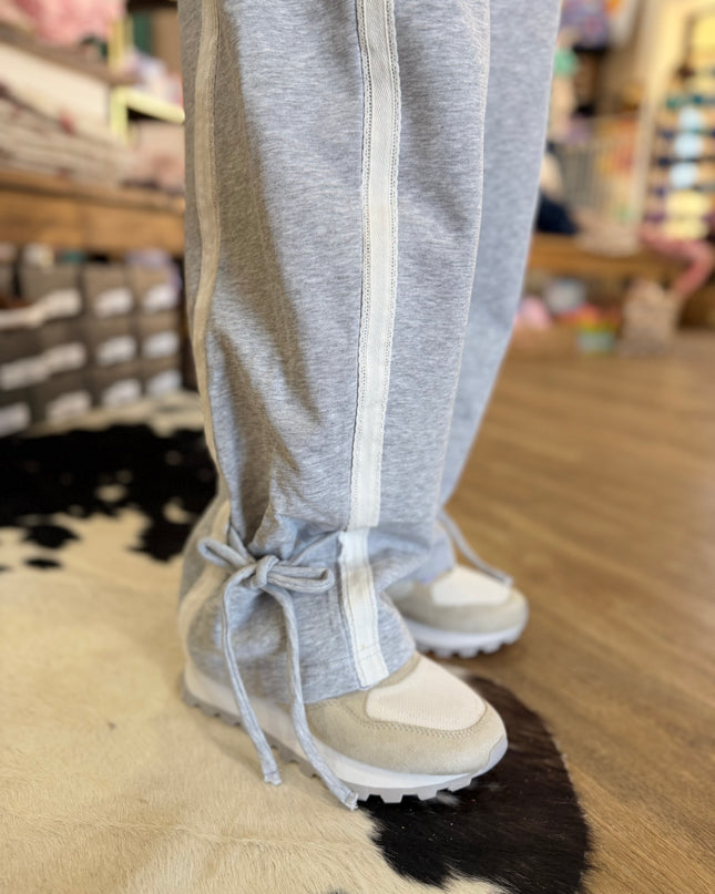 Lace Trim Detail Cropped Sweatshirt & Bow Detail Sweatpants | Heather Grey