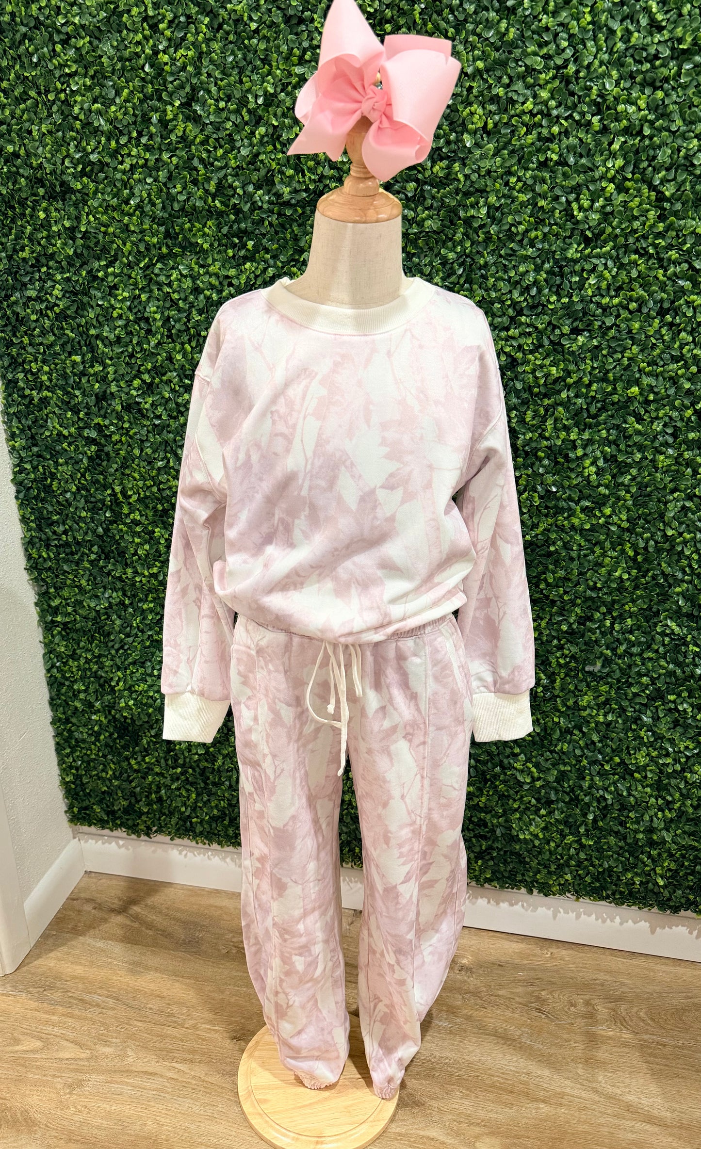 Leaf Printed Fleece Sweatshirts | Pale Pink