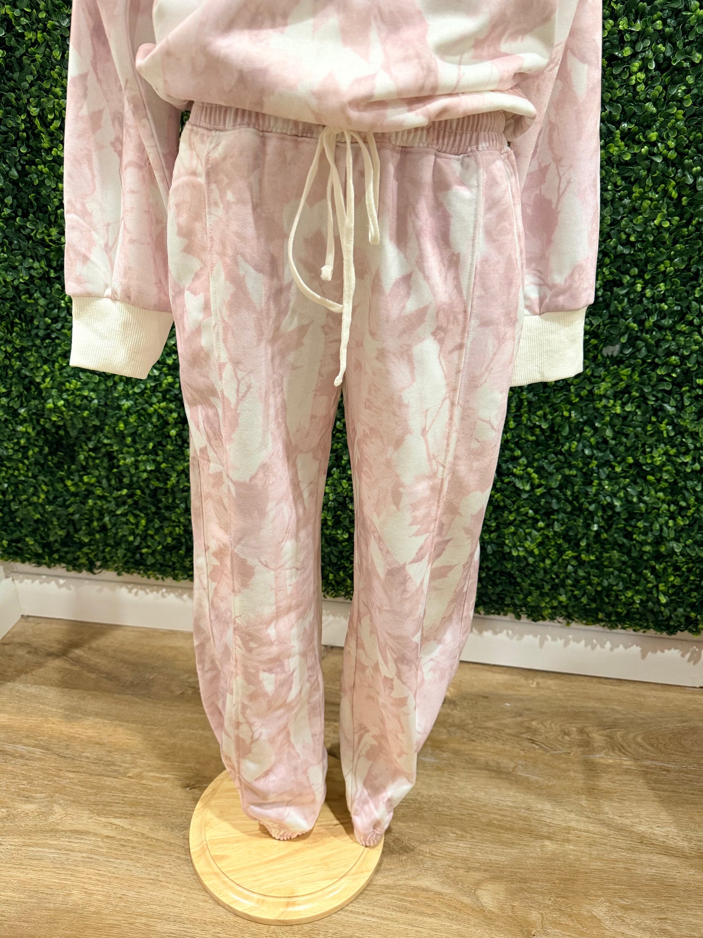 Leaf Printed Fleece Sweatpants | Pale Pink