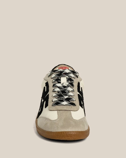 Retro 25 Adult | Black & White