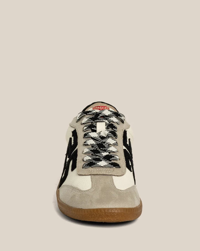 Retro 25 Adult | Black & White