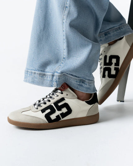 Retro 25 Mini | Black & White