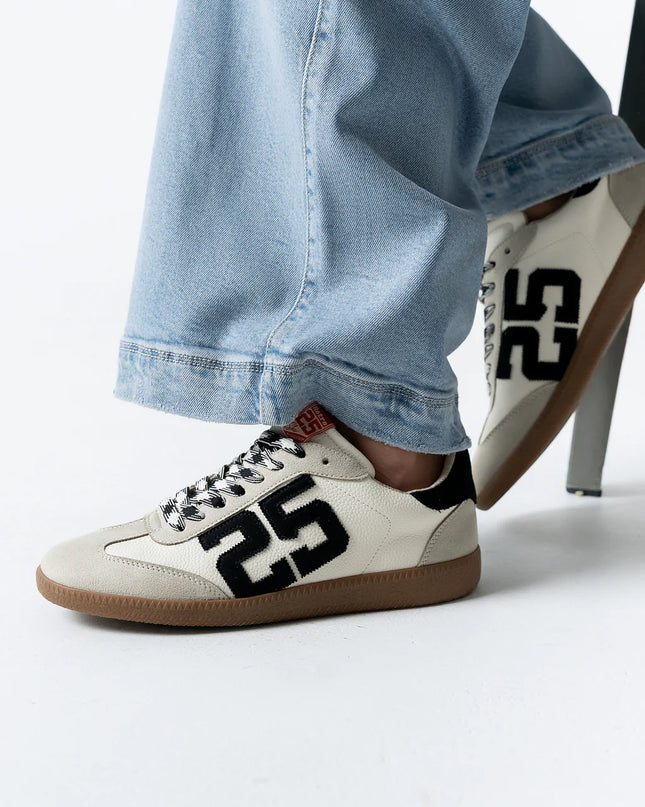 Retro 25 Mini | Black & White