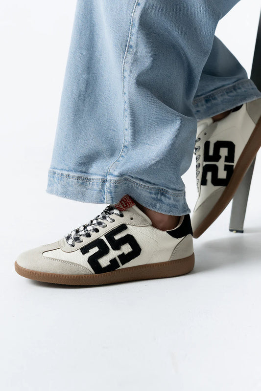 Retro 25 Mini | Black & White