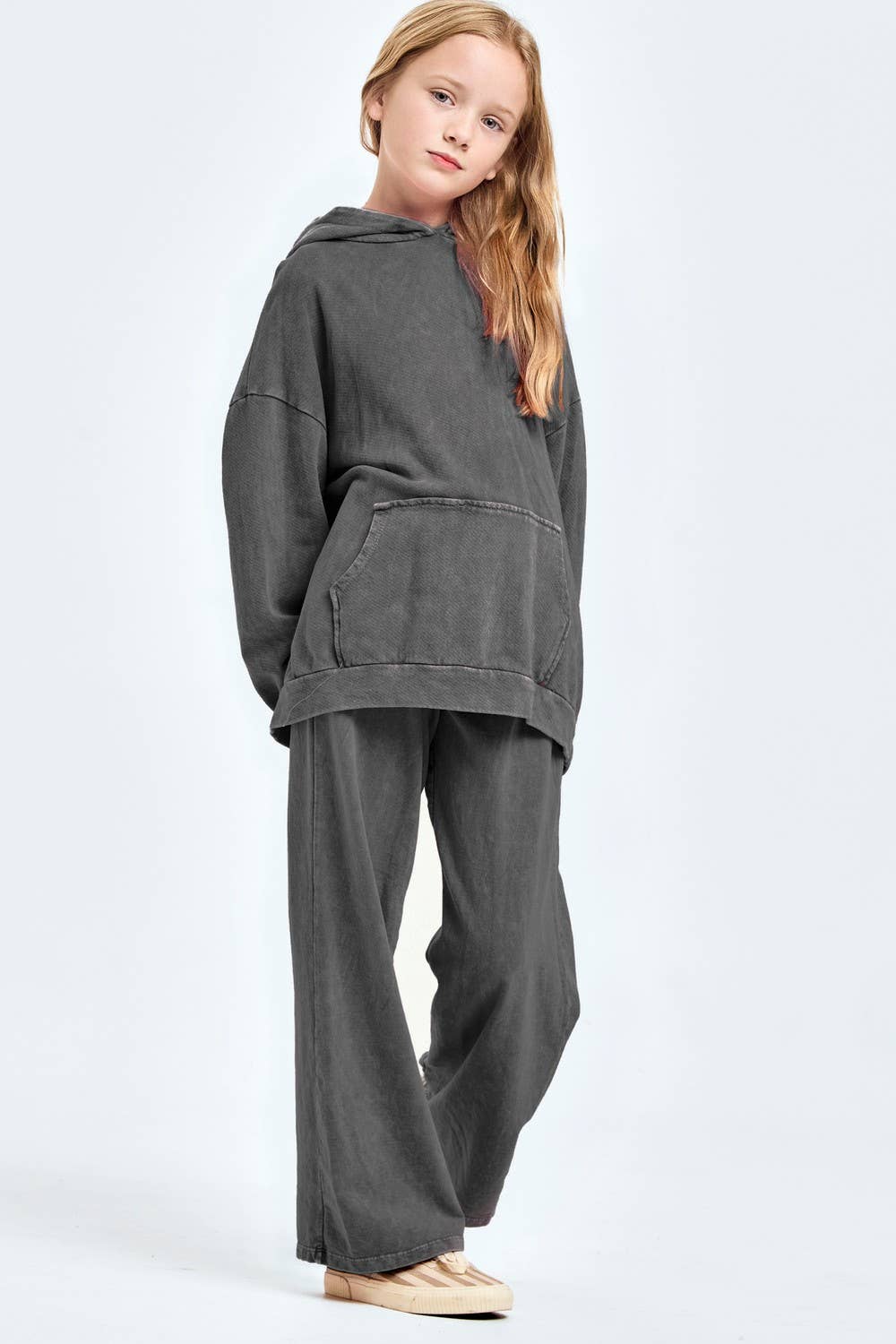 Mineral wash wide leg sweatpants: Charcoal